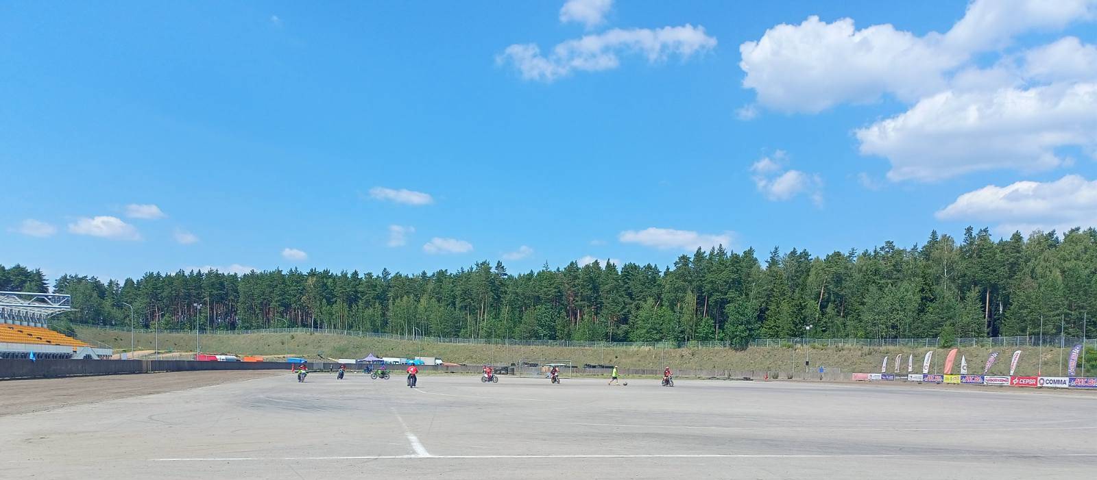 На стадионе «Заря» прошел второй тур  Первенства Республики Беларусь по мотоболу